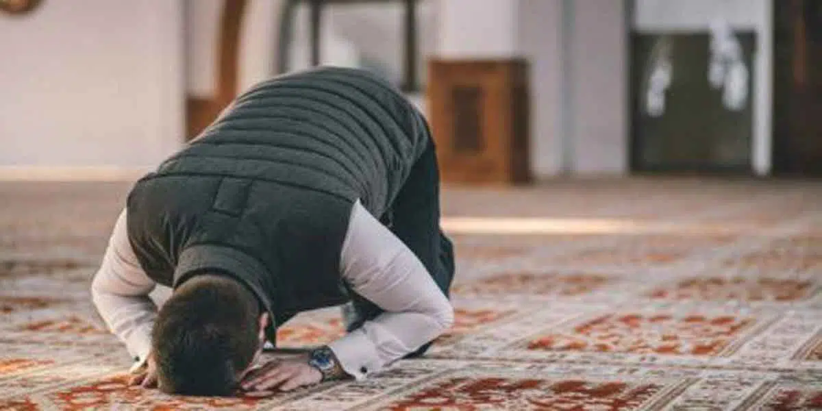 7 Syarat Dibolehkannya Anda Lakukan Salat Qasar