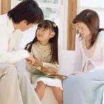 8 Cara Mudah Latih Anak Berpikir Positif pada Orang Lain