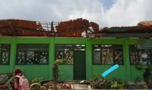 Atap SDN 2 Samaran Ambruk