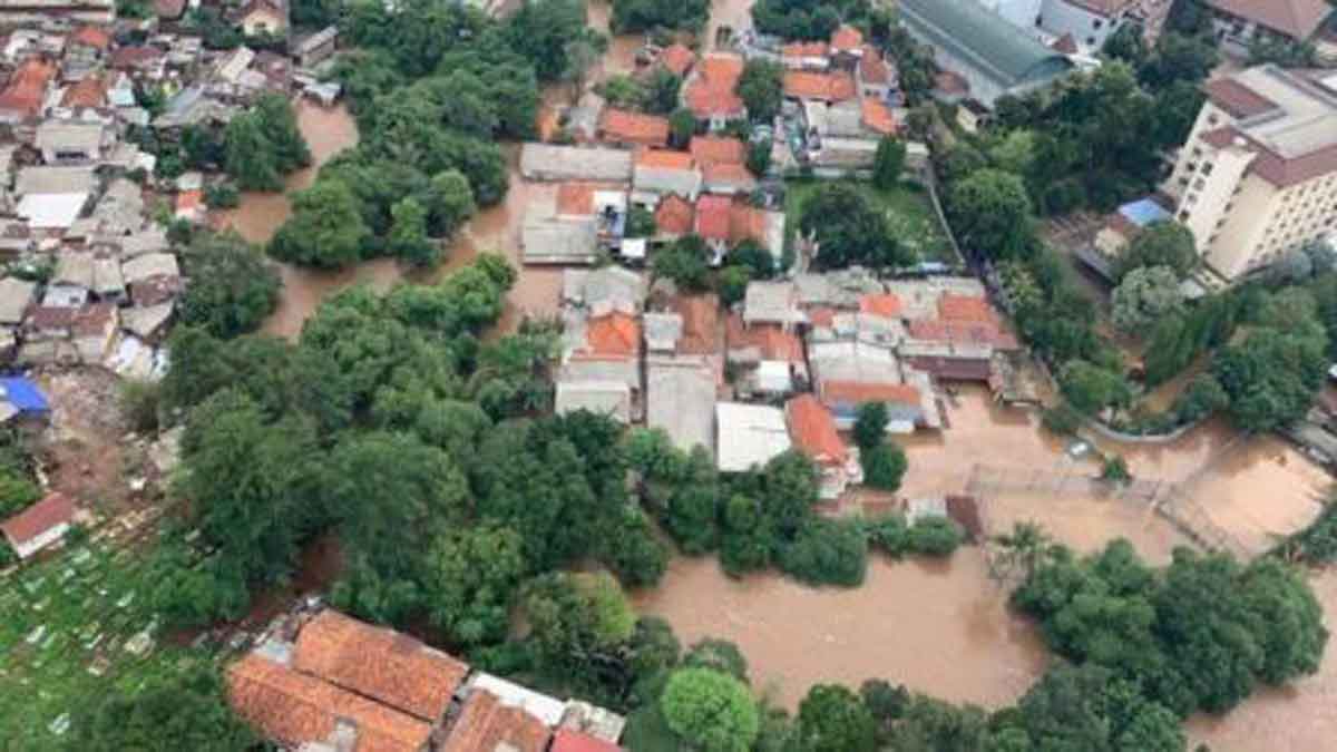 Awal Tahun, Banjir Kepung Jakarta