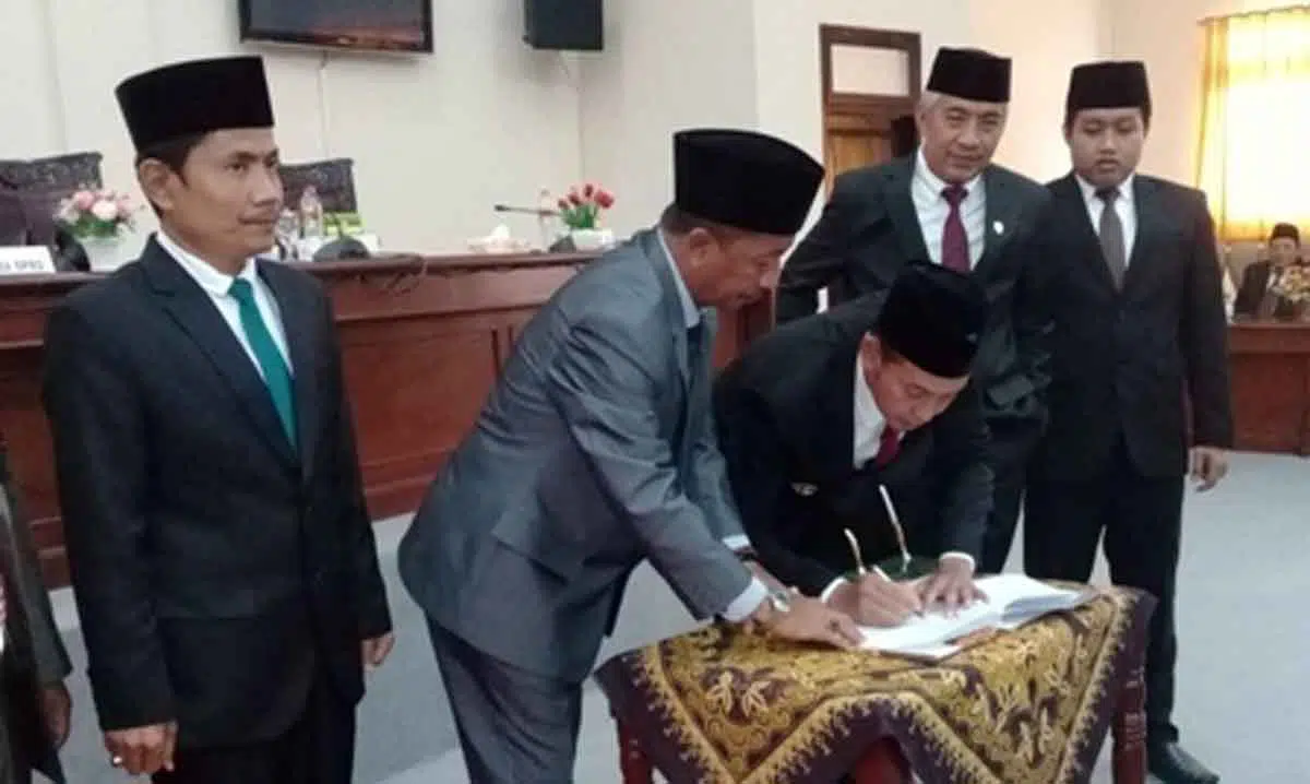 Rapat Paripurna, DPRD Sampang Terima Lima Raperda Usulan