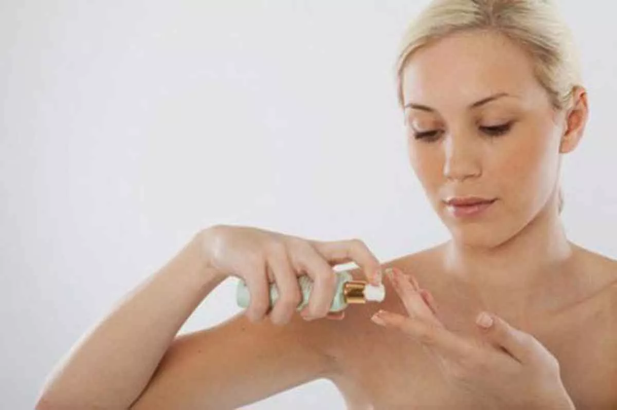 Cara Pakai Serum Bagi Wajah Jerawatan