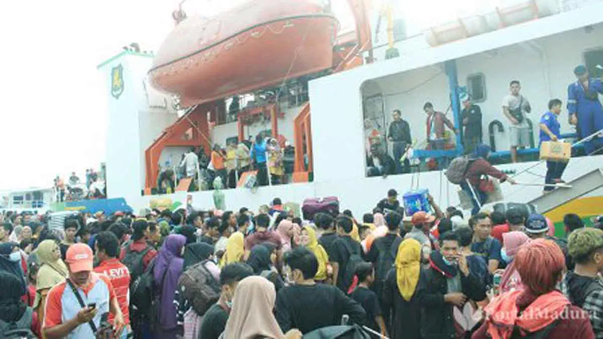 Dua Kapal ke Kangean Dipenuhi Penumpang