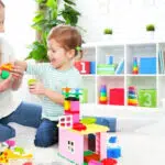 5 Ide Permainan Anak di Rumah Saat Hujan