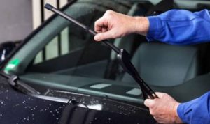 Jangan Sembarangan, Ini Penggunaan Wiper yang Benar agar Tak Rusak Kaca Depan