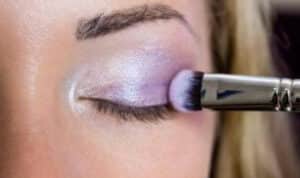 5 Jenis dan Fungsi Kuas untuk Makeup Mata