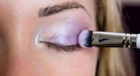 5 Jenis dan Fungsi Kuas untuk Makeup Mata
