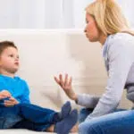 Lakukan 5 Cara Ini Agar Bisa Asuh Anak Meski Sedang Sakit