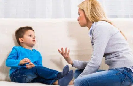 Lakukan 5 Cara Ini Agar Bisa Asuh Anak Meski Sedang Sakit