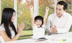 4 Cara Efektif Dalam Memuji Anak