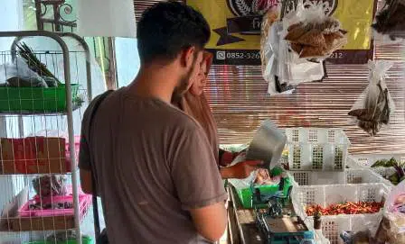 Pedagang Keluhkan Harga Cabai Melambung