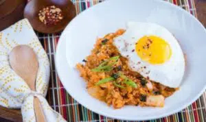 Resep Kimchi Bokkeumbap, Nasi Goreng Ala Korea yang Lezat