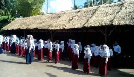 Cuaca Ekstrem, SDI Darul Ubudiyah Ambruk dan RS Apung Terdampar di Kepulauan Sumenep