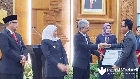 Terima Penghargaan Pengawasan Keuangan, Bupati Pamekasan Ini Pertama Sebelumnya Belum Ada