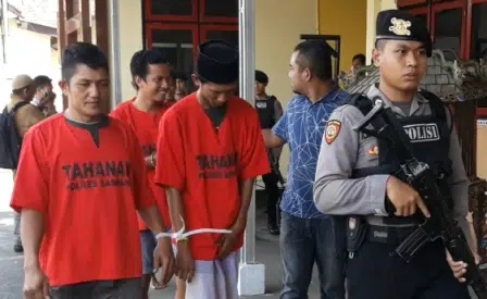 Polisi Sampang Ringkus Enam Tersangka Pengedar Sabu