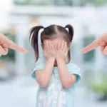 Inilah 4 Dampak saat Membentak Anak di Depan Umum