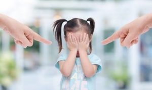 Inilah 4 Dampak saat Membentak Anak di Depan Umum