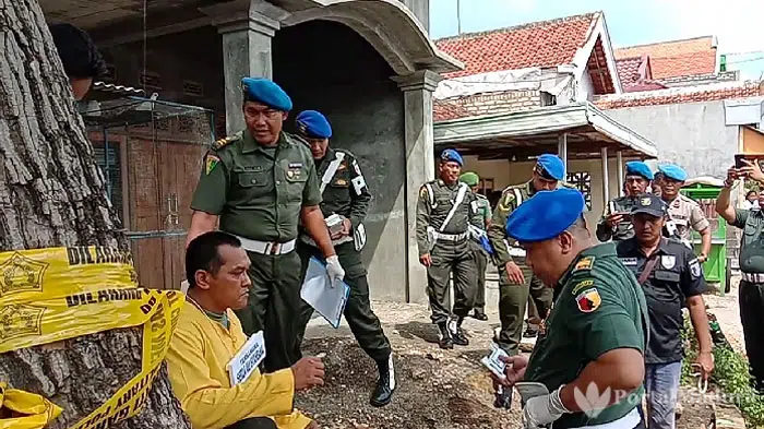 Rekonstruksi Pembacokan Anggota TNI Vs Polisi, Keluarga Tersangka Menangis di Lokasi