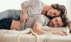 6 Cara Foreplay agar Pasangan Anda Makin Bergairah