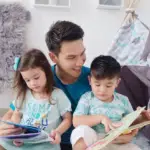 Punya Anak Kembar, Ini 4 Cara Mendidiknya