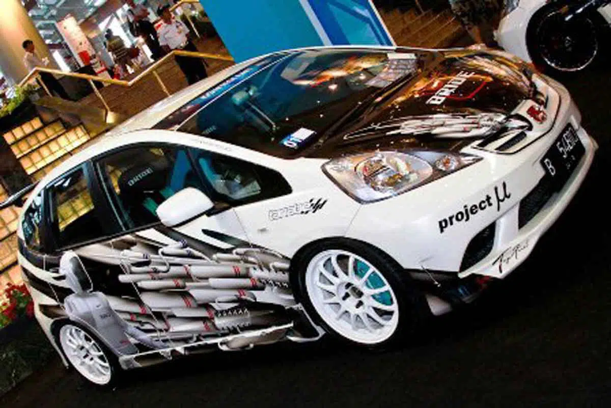 3 Cara Jitu Bikin Cat Airbrush pada Mobil Tetap Kinclong