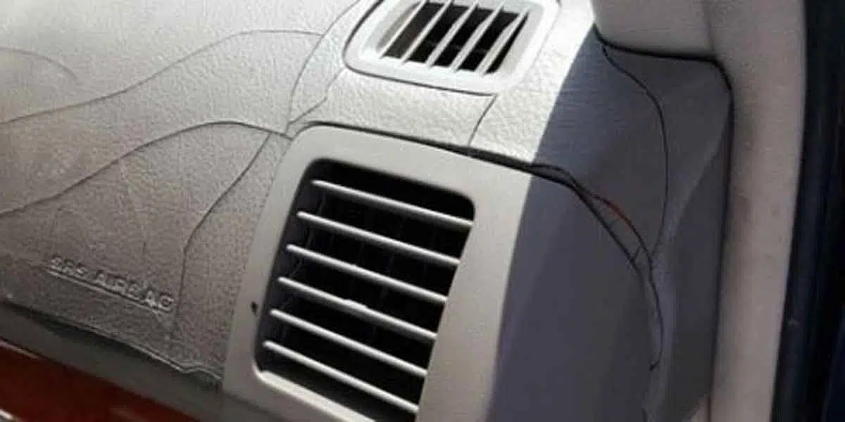 3 Langkah Penanganan Dashboard Mobil yang Retak