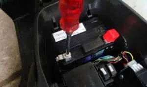5 Penyebab Aki Motor Cepat Soak