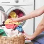 Hindari 5 Kesalahan saat Mencuci Pakaian Dalam