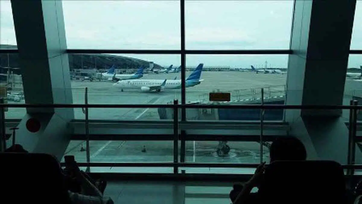 700 Calon Jemaah Umrah Tertahan di Bandara Soetta