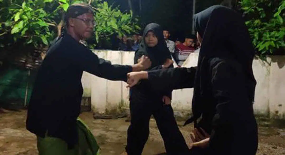 Pencak Silat Tradisional Giliyang Yang Lestari, Budaya Lokal Pulau Kesehatan Sumenep