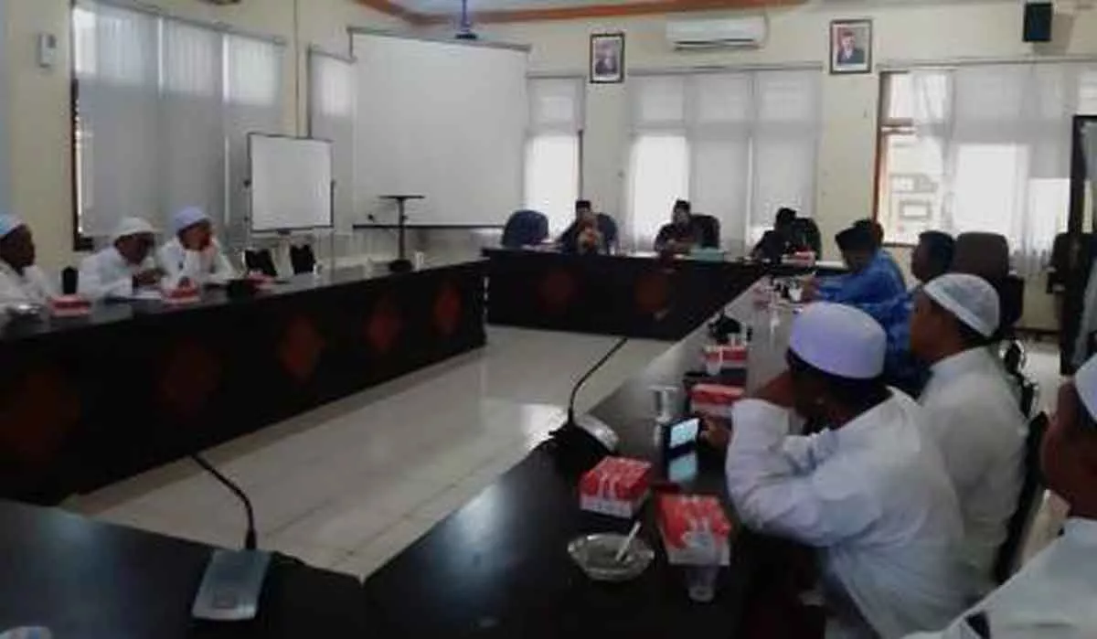 Butuh Perda Larangan Warung Buka Siang Hari pada Bulan Ramadan, FPI Datangi Kantor Dewan
