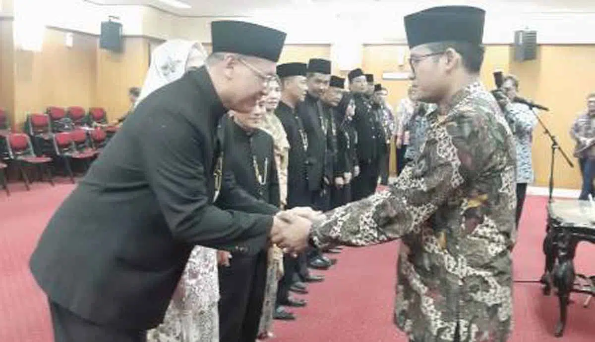 Kadinkes Bangkalan dan Sembilan Pejabat Dilantik Bupati Bangkalan