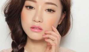 Begini 3 Cara Gunakan Lip Tint sebagai Pengganti Blush-On