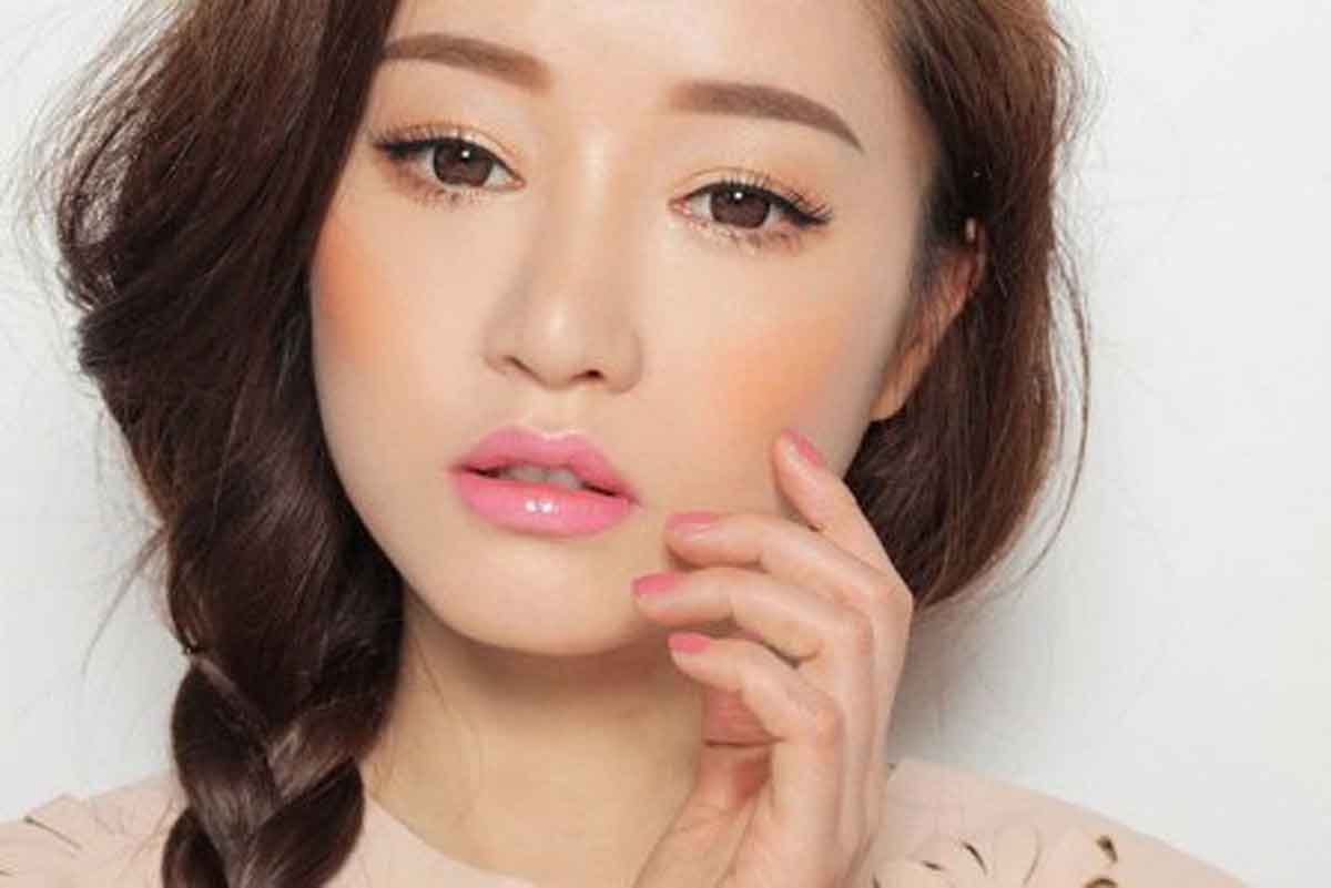 Begini 3 Cara Gunakan Lip Tint sebagai Pengganti Blush-On