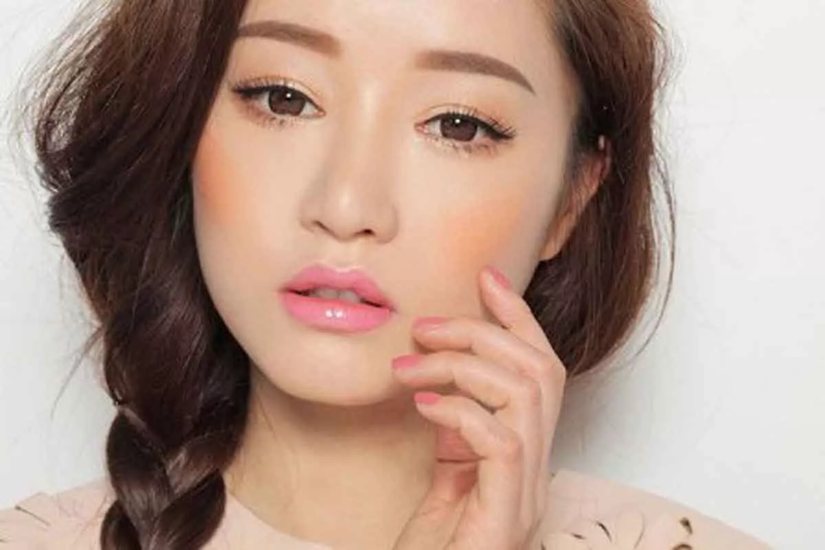 Begini 3 Cara Gunakan Lip Tint sebagai Pengganti Blush-On