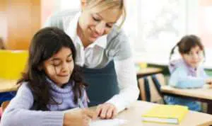 Benarkah Dipuji Guru Bisa Bikin Murid Lebih Fokus Ini Jawaban Studi