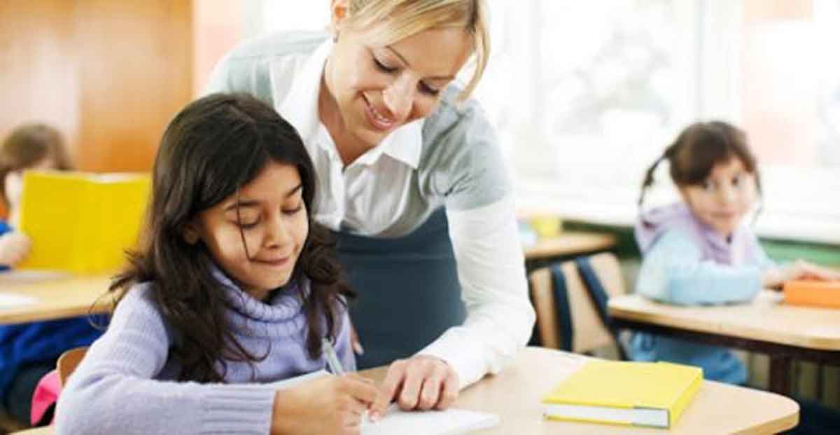 Benarkah Dipuji Guru Bisa Bikin Murid Lebih Fokus Ini Jawaban Studi
