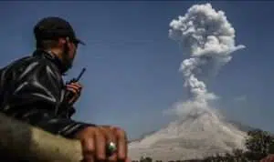Gunung Merapi Erupsi, Tinggi Kolom Abu Capai 2.000 Meter