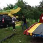 Warga Tuban, Innova Hantam Tugu Kongjukongan di Sumenep