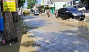 Jalan Nasional Blega Bangkalan Dilanda Genangan Banjir