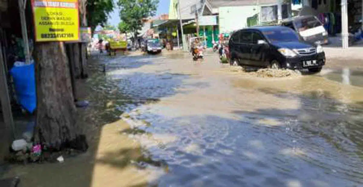 Jalan Nasional Blega Bangkalan Dilanda Genangan Banjir