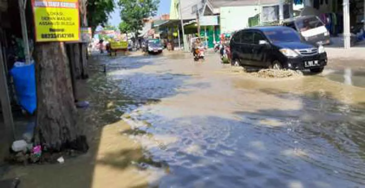 Jalan Nasional Blega Bangkalan Dilanda Genangan Banjir