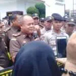 Kajari Sampang Didesak Mundur Saat Temui Massa Aksi Dugaan Korupsi DD