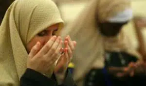 Khasiat Berdoa dengan Sungguh-sungguh Menurut Hadis
