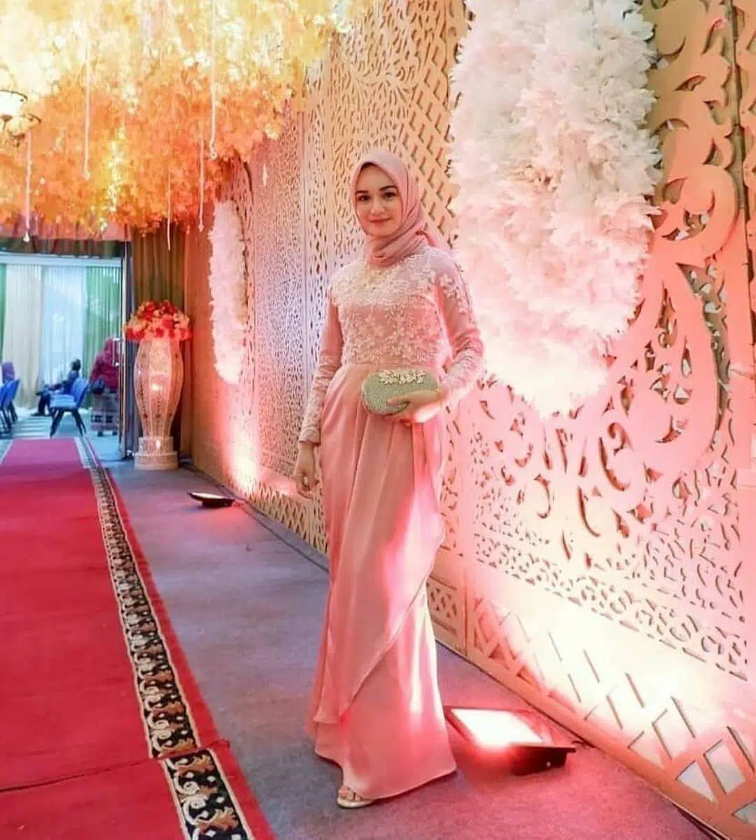 Kreasi Model kebaya modern hijab 2020