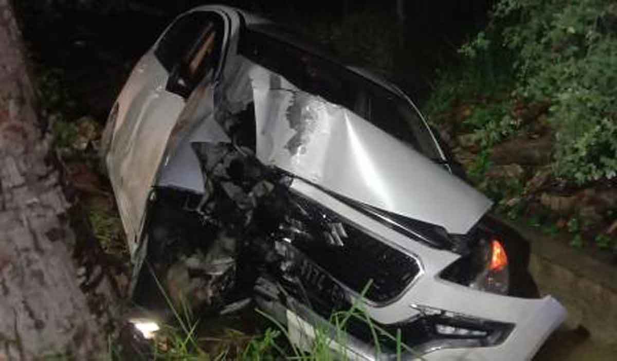 Viral Mobil Ertiga Putih Tabrak Pohon di Patean Sumenep, Begini Kronologinya