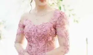 Model Kebaya Modern merah muda Model Kebaya Modern merah muda
