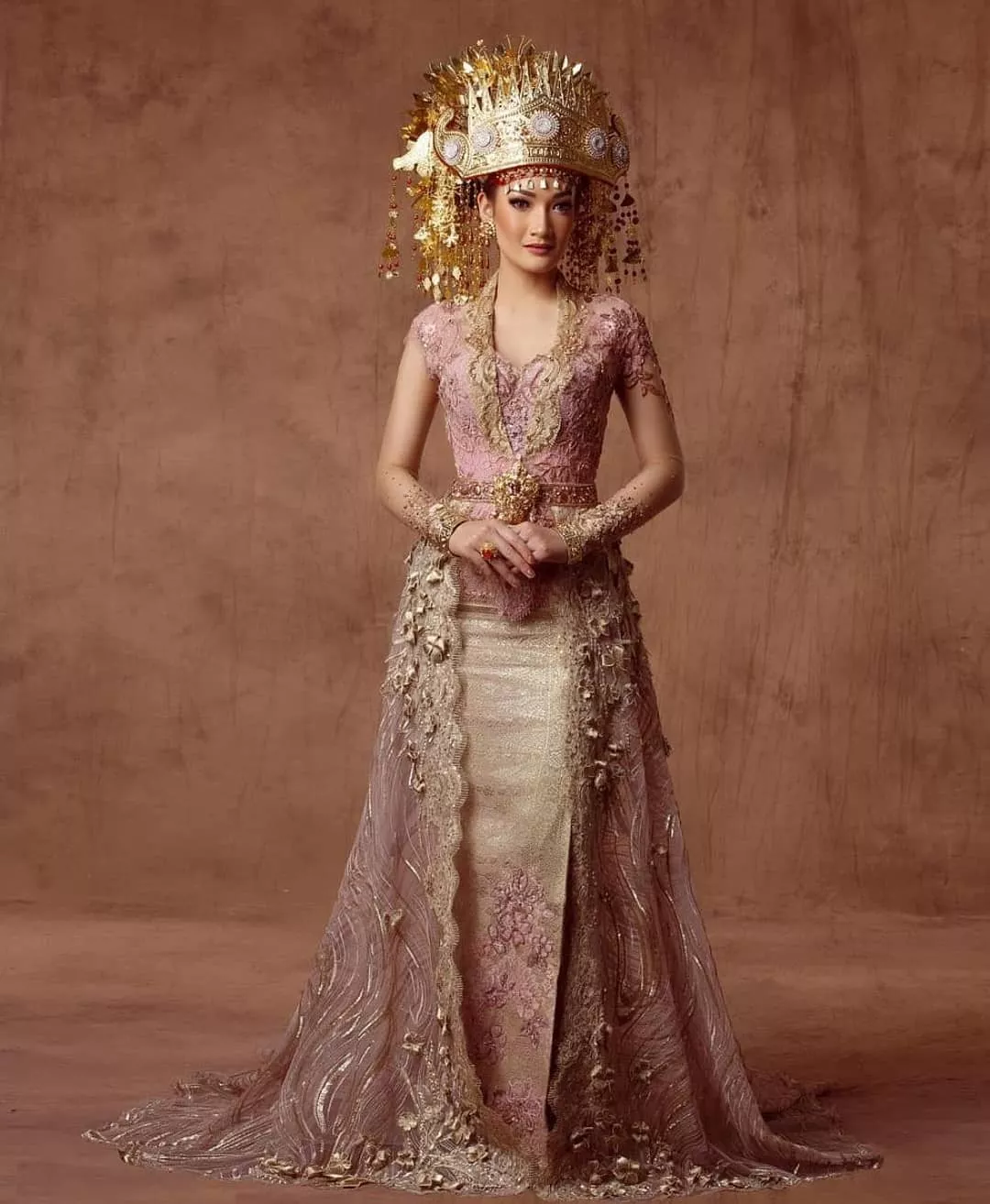 20+ Model Kebaya Terbaru 2023 - Portalmadura.com Model kebaya pupuler