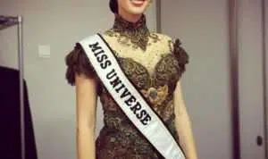 Gambar Model kebaya modern brokat