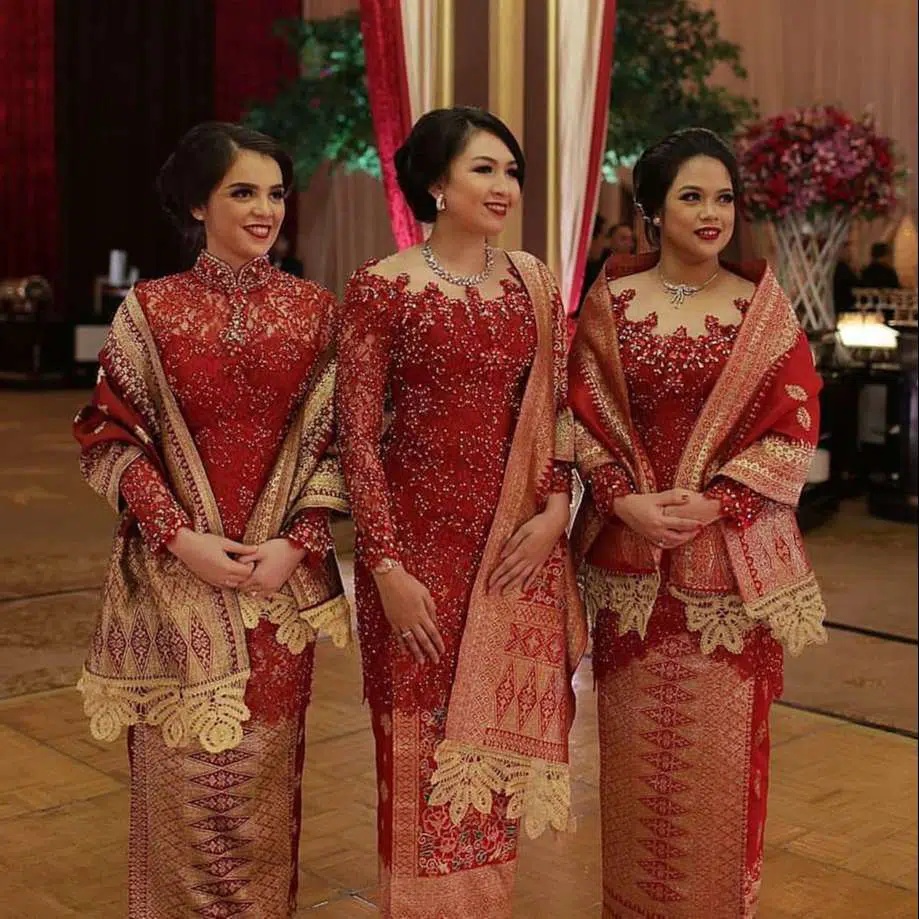 Model kebaya modern brokat kodangan